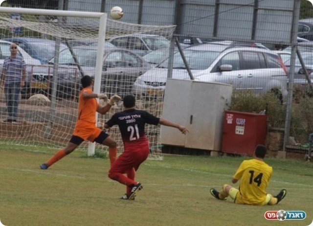 ויורה למשקוף.