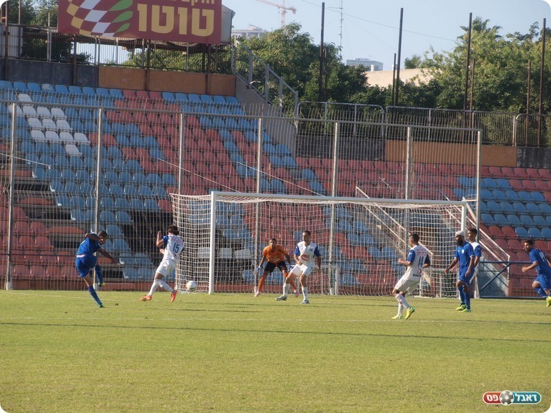 איזה מצב. עזרא בועט.