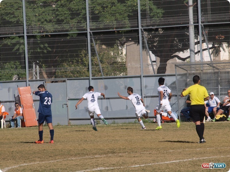 אדלשטיין (מספר 18) רץ לחגוג (אלון יהודיוף)