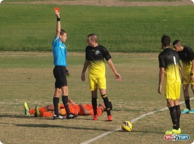 איזו שטות. בן חנניה רואה את האדום.