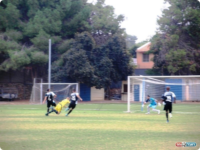 בלומנפלד מוכשל (אלון יהודיוף)