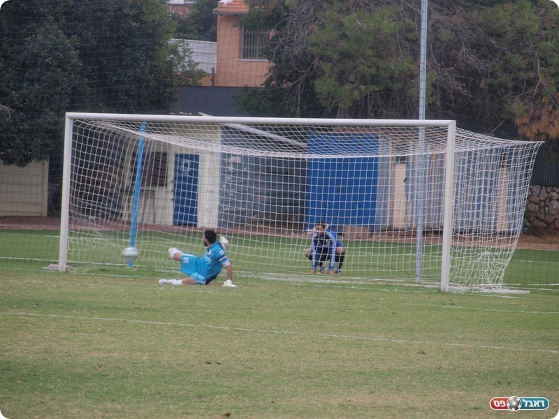 וישראלי נכנע (אלון יהודיוף)