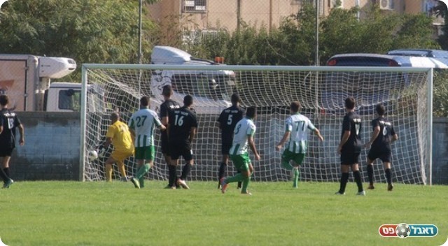 יתרון מפתיע. אפי אלון כובש. 