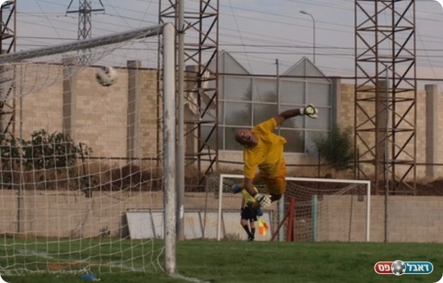 איזה גול. בן ישי נכנע לשני של אלון. 