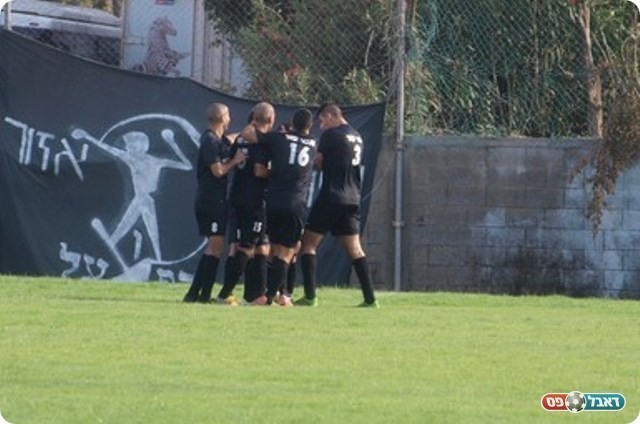 גבירותיי ורבותיי מהפך. שחקני אזור חוגגים את השלישי. 