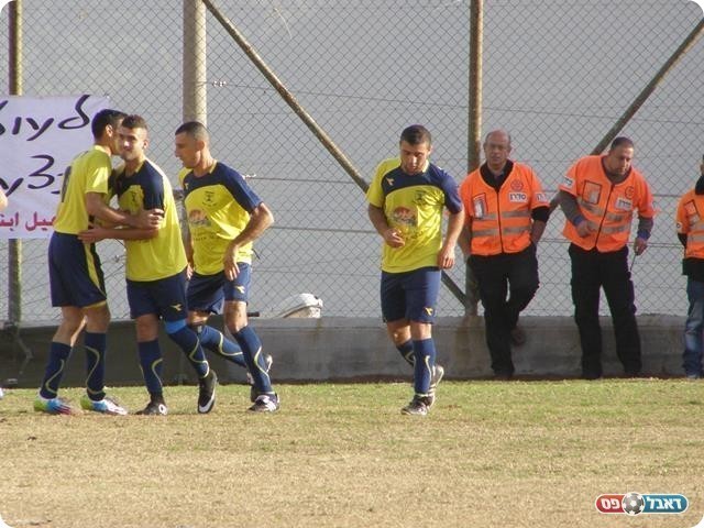 ניצחון חשוב ששומר על הפסגה. שחקני כפר כנא (אמיר שיבי)