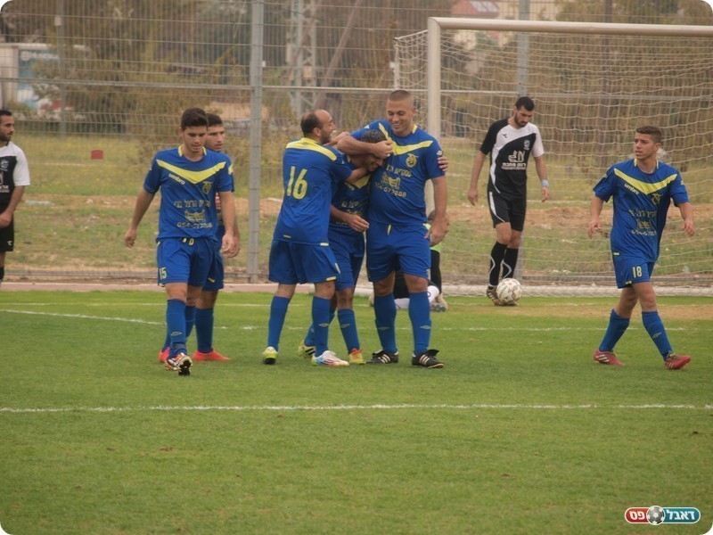 חוגגים את היתרון. שחקני בני רעננה (אלון יהודיוף)