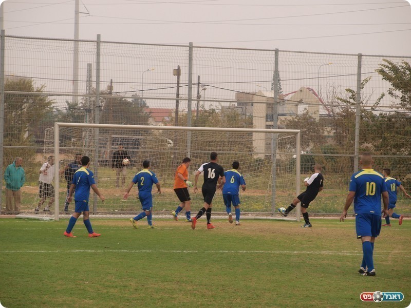 מנחם כובש (אלון יהודיוף)