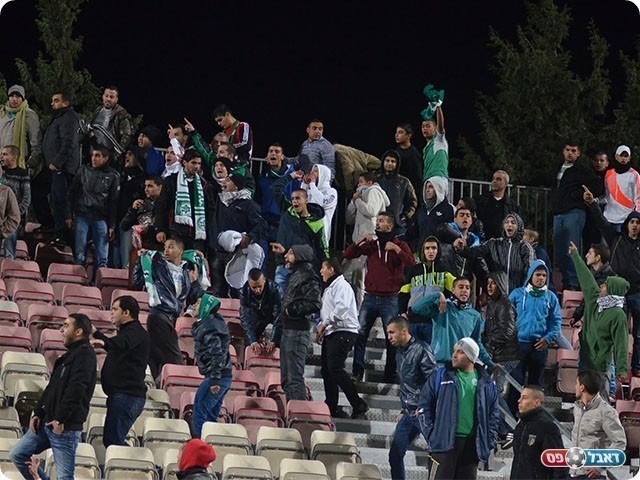 הקהל של נצרת (צילום: ארנון לוי)