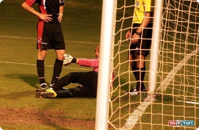 רגעים של דאגה. דיין פצוע 