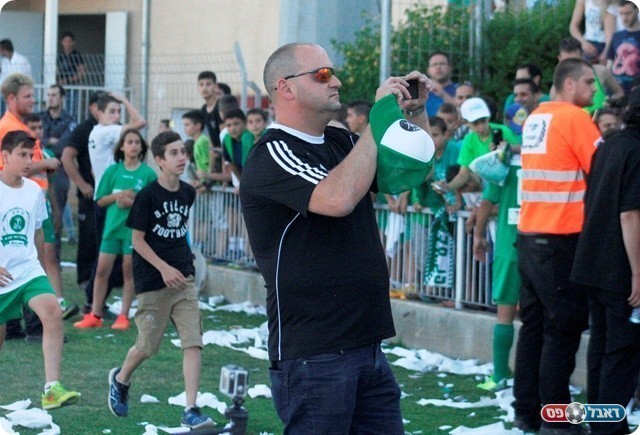 הרבה בזכותו. שחם והנייד