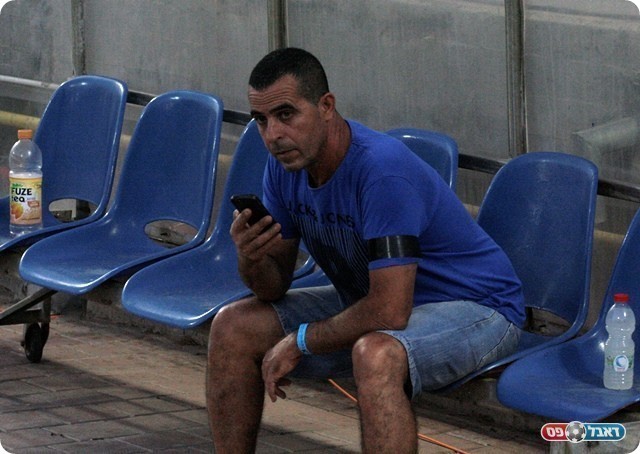 הברמודה והכפכפים. סוסן