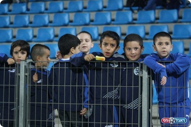 יצאו מרוצים. ילדי מחלקת הנוער של עכו (צילום: מיכאל פישנזון)