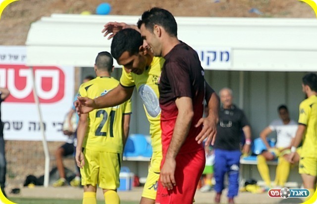 פדידה מתוודה בחיוך כלפי כהן כי פנדל לא היה (לירן דורף)