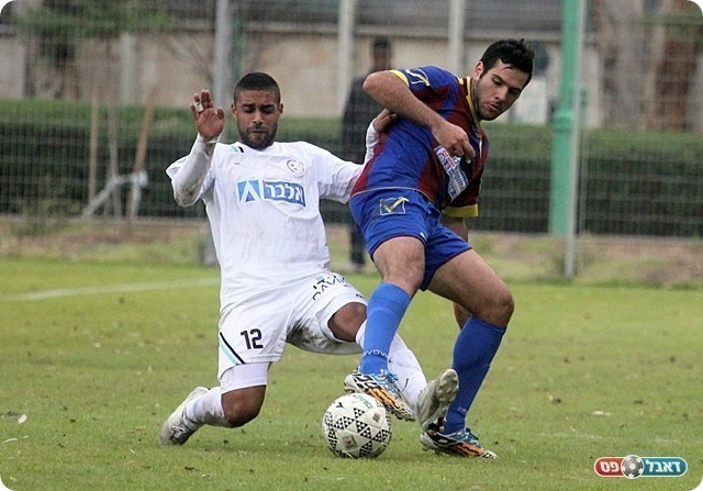 דנין מתקל את סיטלקול (לירן דורף)