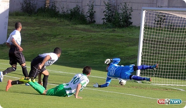 צרויה כובש את השני (צילום: לירן דורף)