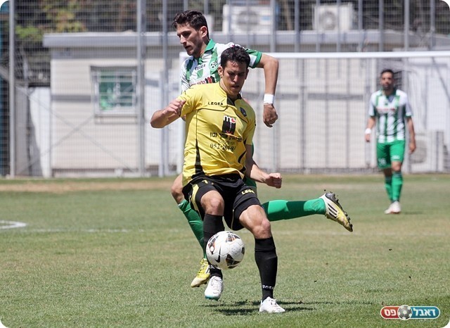 צרויה מנסה לעבור את הייק (לירן דורף)