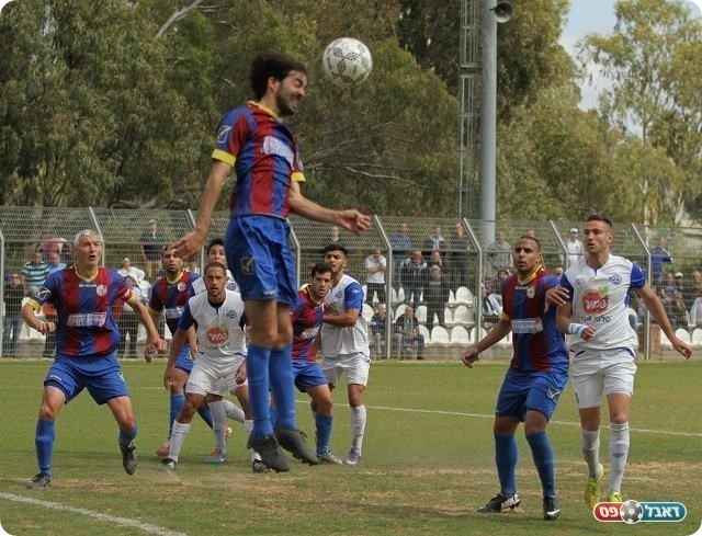 התערב לטובת אביו. אייזנקוט (קובי רוזן)
