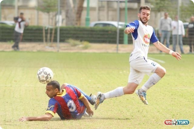 שמרו על הניצחון. אלון לוי עוצר את אייזנשטיין (קובי רוזן)