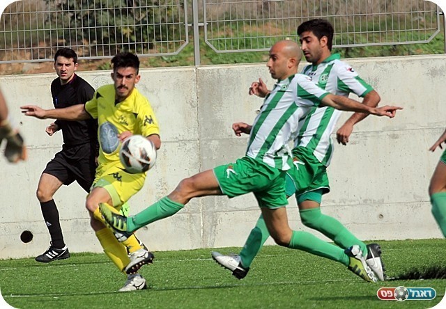 חוסר מחץ של ק. גת. שן וצ'יציאן עוצרים את עובדיה (צילום: לירן דורף)