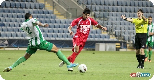 כפר קאסם השתלטה על המגרש. לאפי בורח מאלון לוי (צילום: לירן דורף)