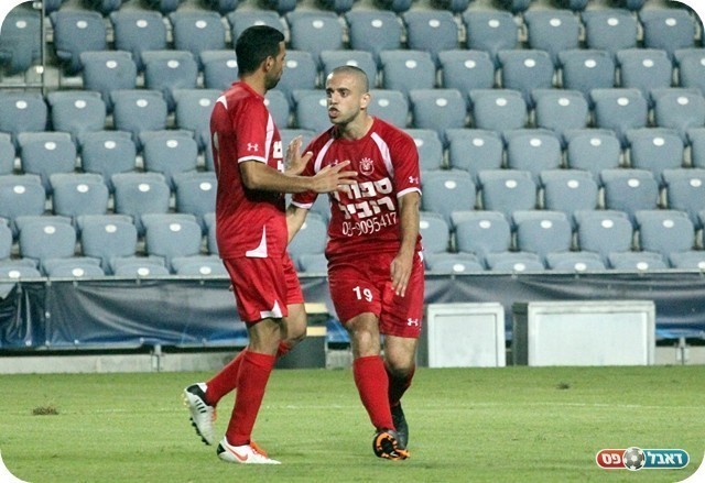 וחוגג עם פריג' (צילום: לירן דורף)