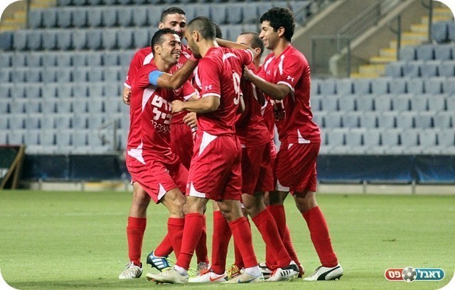 חוגג עם האח נור (צילום: לירן דורף)