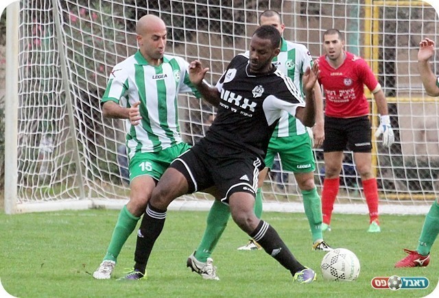 פנדל שלא היה. שן ודגו (צילום: לירן דורף)