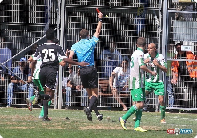 עוד אדום, שן מורחק (לירן דורף)