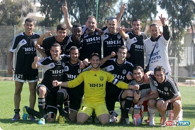 מחנה יהודה חוגגת בשישי האחרון.הפתעה נעימה(לירן דורף)