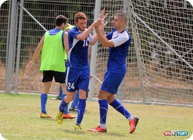 שער כמו בספרים. רבינוביץ' ופליקר חוגגים (צילום: לירן דורף)