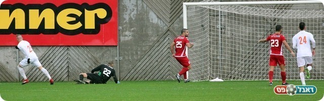 בלומנפלד עם השלישי (לירן דורף)