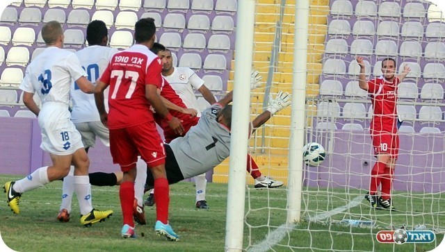 ניסיונות נואשים לחזור. אסייג ודיאמנט בדרך להחמצה (צילום: לירן דורף)