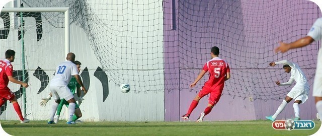 לחץ קל של אשקלון. צגאי כובש (צילום: לירן דורף)