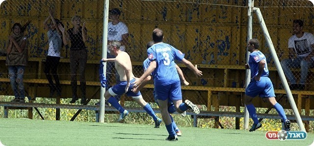 וחוגג על הגדרות (לירן דורף)