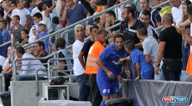 מבצע אישי. אסולין חוגג (צילום: קובי רוזן)