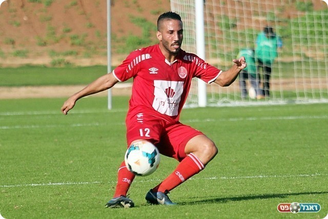 אטיה, אחד מ-32 השחקנים של מרמורק העונה, עד מתי יימשך הפיאסקו ההזוי? (לירן דורף)