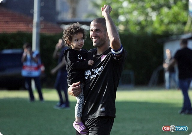 זכריה והילדה חוגגים בסיום (לירן דורף)