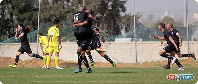 ואזור חוגגת (צילום: לירן דורף)