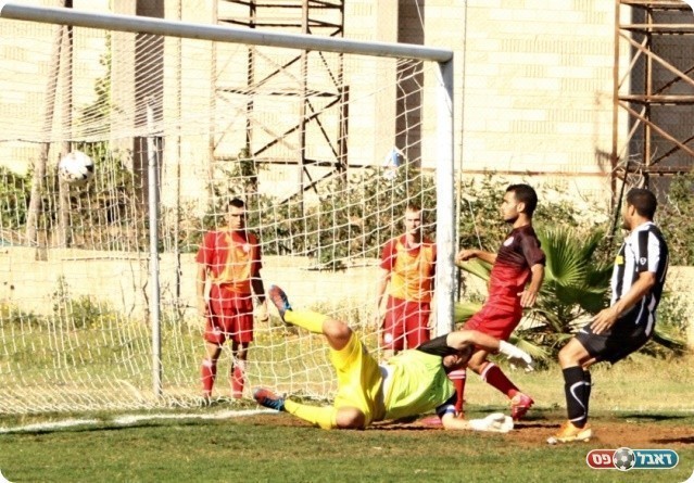 גלברט נכנע (קובי רוזן)