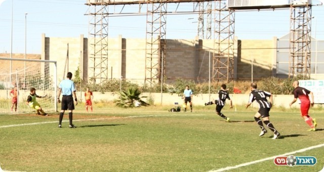 סגל מכניע את גלברט (קובי רוזן)