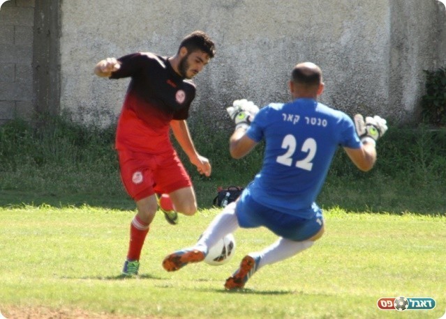 עצירה גדולה של השוער. בן ישי מול שחר (קובי רוזן)