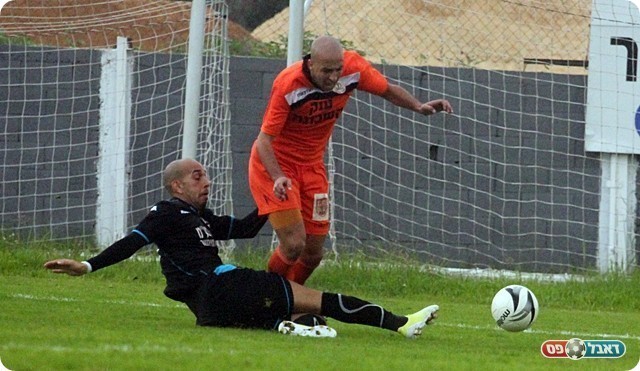 הפנדל, קייזר כבר בסוף הגליץ', חן לוי בדרך לסחוט את השריקה (לירן דורף)