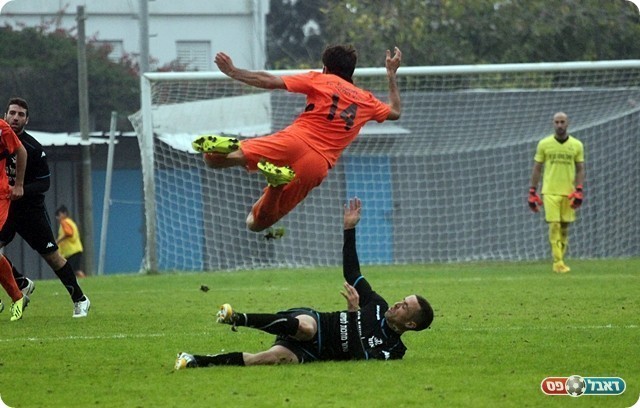 קפיצה לגובה, אשכנזי בכושר שיא מול בן סלומון (לירן דורף)