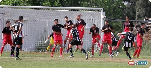 השוויון, סגל בועט (לירן דורף)