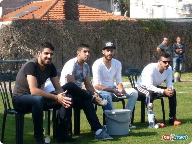 יציע הכבוד. כהן, אשר, חנה ואחואל (אלי שמואלי)