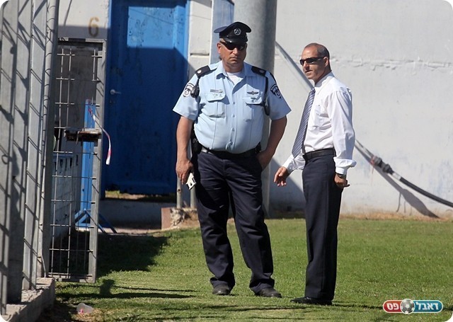 ניסן מורד ומפקד כח השיטור, הכל עבר בשלום (צילום: לירן דורף)