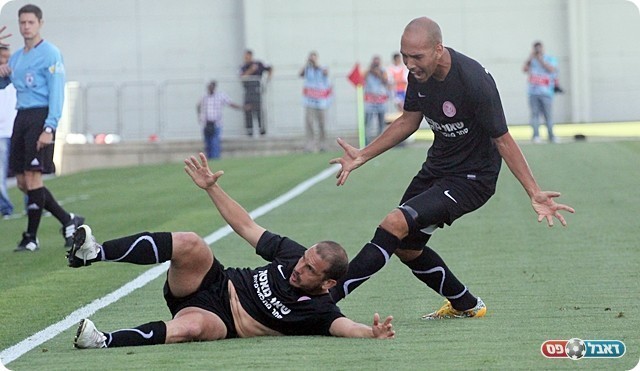 וחוגג בספרינט חייו עם קייזר (לירן דורף)