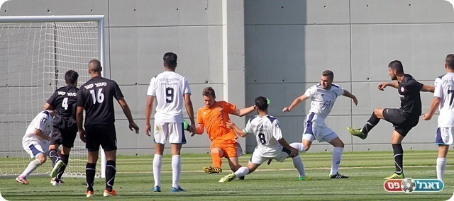 תדמור עוצר בגופו את קובי כהן, איזה יום מטורף לשוער טבריה (לירן דורף)