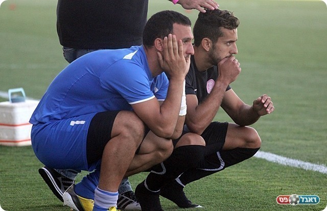 שחקני אזור צופים במתח בדו קרב הפנדלים, חוסר מזל (לירן דורף)